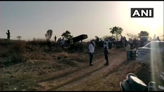 मालगाड़ी की चपेट में आने से 14 मजदूरों की मौत, घर जाने के लिए निकले थे, थककर पटरी पर ही सो गये