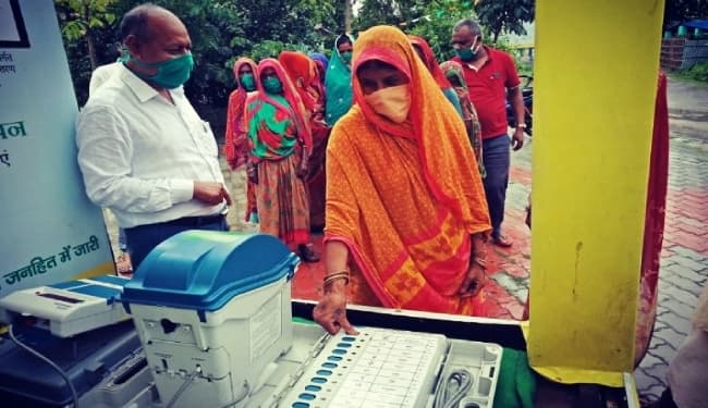 गांव से तीन किलोमीटर दूर जाकर वोट डालेंगे गेंद बिगहा गांव के लोग, जानें क्या है वजह