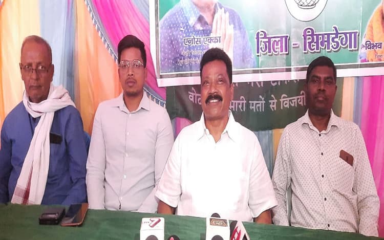 झारखंड: हेमंत सोरेन सरकार व कोलेबिरा विधायक नमन विक्सल कोंगाड़ी पर क्यों बरसे पूर्व मंत्री एनोस एक्का?