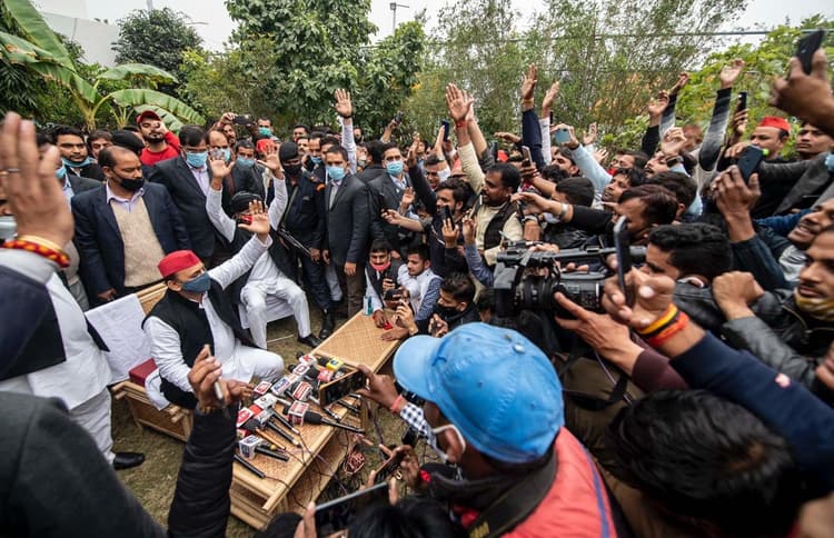 सपा सुप्रीमो अखिलेश यादव ने नोटबंदी को लेकर उठाए सवाल, कहा-प्रदेश की जनता के साथ नोटबंदी था एक छलावा