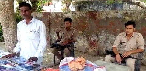 Etah News: ठेले पर कपड़े बेचने वाले रामेश्वर दयाल की सुरक्षा में तैनात हैं दो गनर, जानें क्यों?