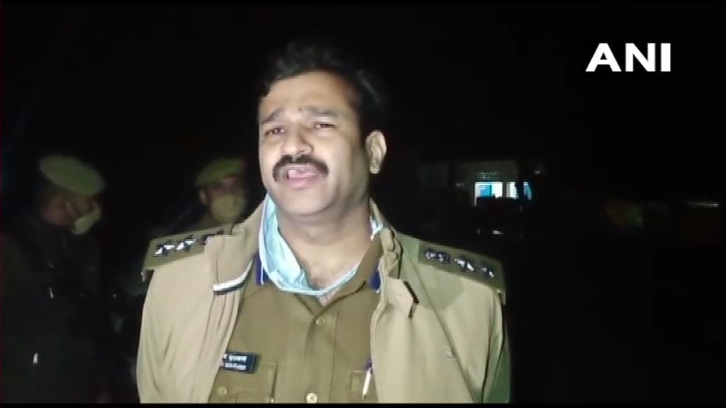 यूपी के उन्नाव में खेत में मिला दो लड़कियों का शव, मौत के कारणों पर लड़की के भाई और पुलिस के बयान में अंतर