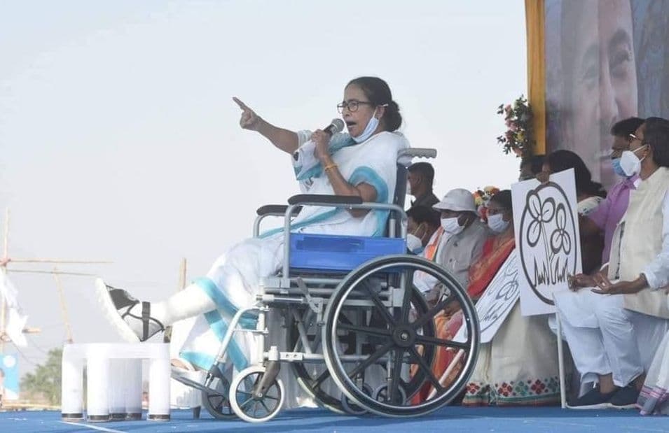 Mamata VS Modi: बांकुड़ा में TMC सुप्रीमो ने कहा- ‘भाड़े पर सीख रहे बांग्ला, गुंडों से कराना चाहते हैं वोट’