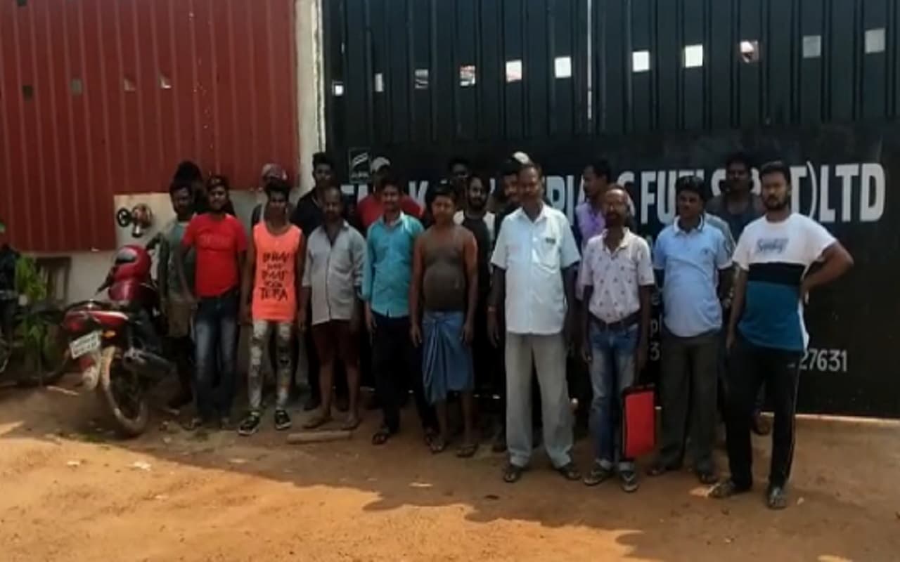Jharkhand News:झारखंड की फलक इंडस्ट्री में घुसकर मारपीट व हंगामा, बहरागोड़ा MLA समीर मोहंती ने कही ये बात
