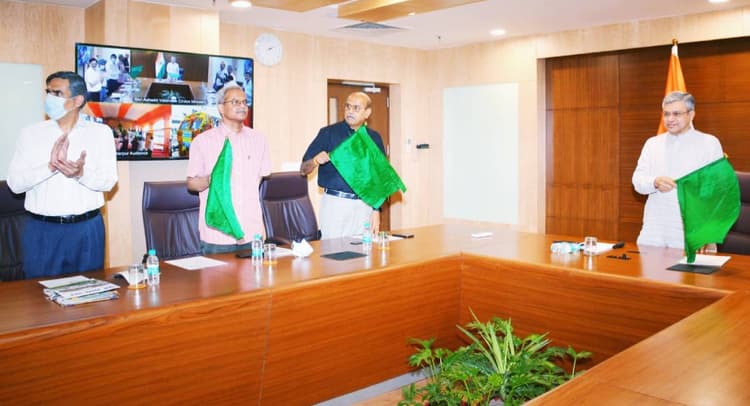 New rail line: मिथिलांचल के कोसी और कमला क्षेत्र में बढ़ेगा मछली और मखाना का व्यापार, सृजित होंगे रोजगार