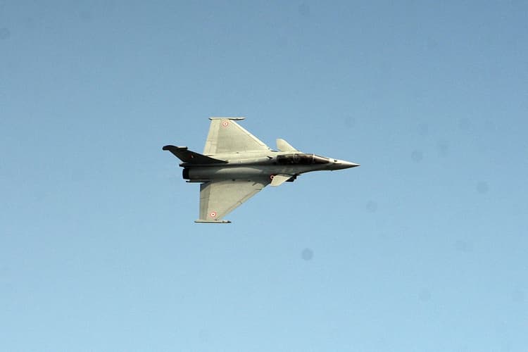 जानें कैसे मनाया गया 88 वां वायुसेना स्थापना दिवस, तस्वीरों में देखें अद्भुत नजारे