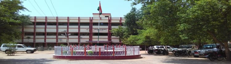 Garhwa : 36.89 करोड़ रुपये मजदूरी भुगतान लंबित रहने से 74 हजार योजनायें अधूरी, नहीं मिल रहे मजदूर