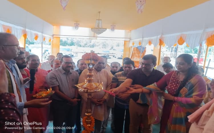 पूर्वी सिंहभूम के गालूडीह में जम्मू-कश्मीर के माता वैष्णो देवी धाम की तर्ज पर हो रही दुर्गा पूजा शुरू