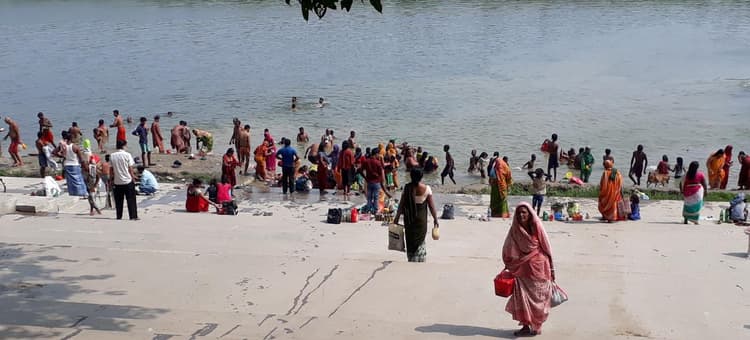 गंगा दशहरा पर साहिबगंज में भक्तों ने लगायी डुबकी, ये है गंगा स्नान का महत्व