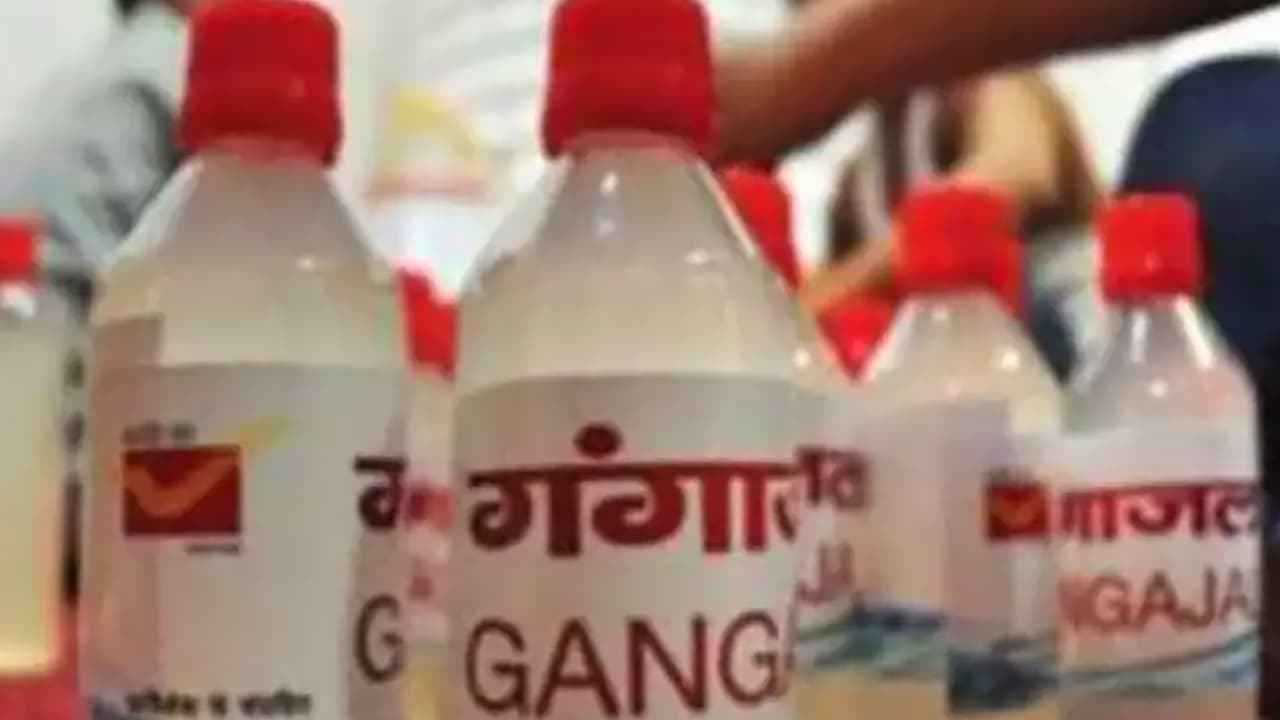 प्लास्टिक कंटेनर में क्यों नहीं रखना चाहिए गंगाजल, जानें वैज्ञानिकों के शोध में क्या हुआ खुलासा