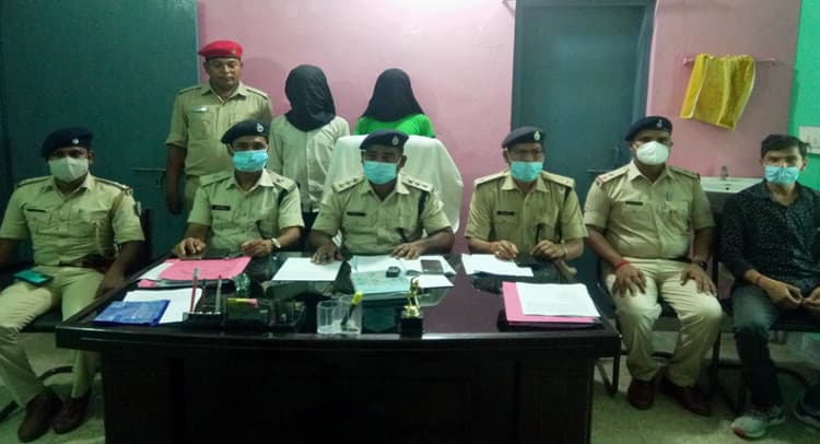 Jharkhand Naxal News : गढ़वा में JJMP के 2 नक्सली गिरफ्तार, पुलिस ने पोस्टर व मोबाइल किया बरामद