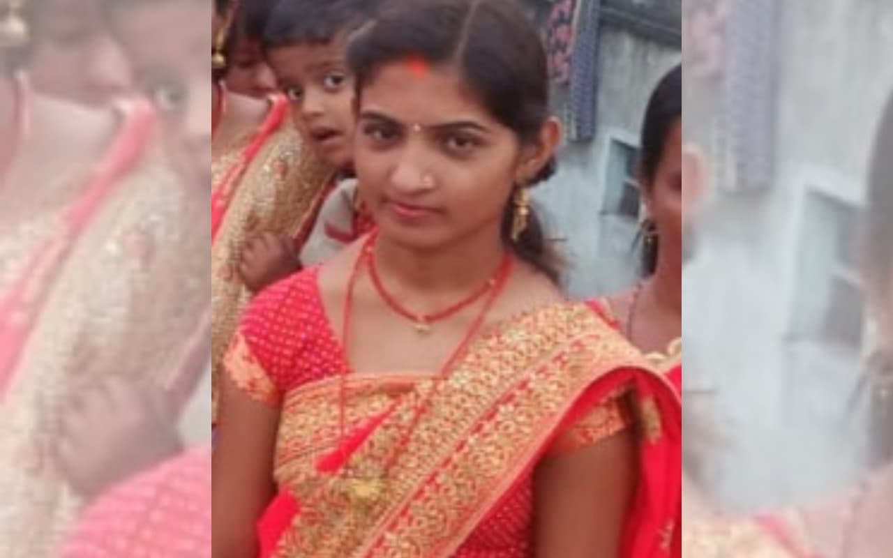 गिरिडीह: सरिया में दूसरी शादी कर की पहली पत्नी की हत्या, मायकेवालों के आने से पहले जला दिया शव गिरिडीह: सरिया में दूसरी शादी कर की पहली पत्नी की हत्या, मायकेवालों के आने से पहले जला दिया शव