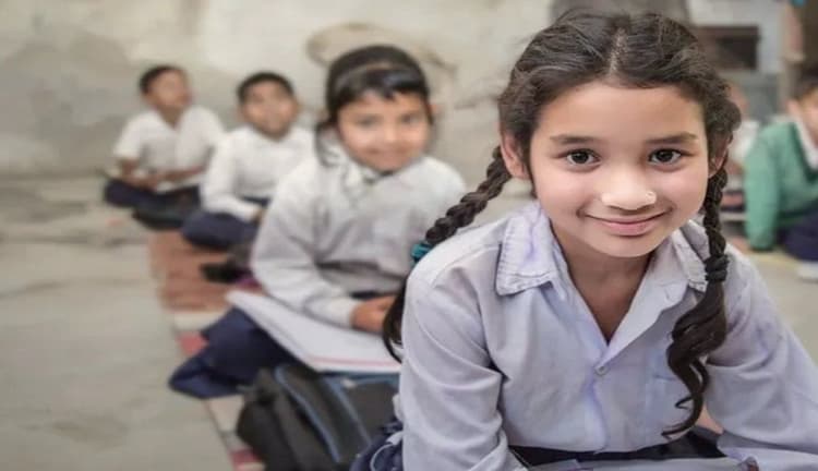 MP: बेटियों की सुरक्षा और शिक्षा देने में एमपी ने हासिल किए कई मुकाम,कई सरकारी योजनाओं का दिया जा रहा लाभ