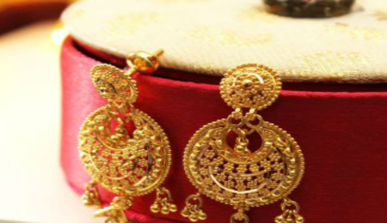 Gold Price in Wedding Season : शादी-ब्याह के लिए लगन शुरू होने के पहले सोना-चांदी सस्ता, जानिए आज किस भाव बिका सोना