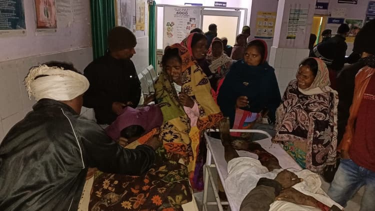 Jharkhand news: गुमला में भीषण सड़क हादसा, बोलेरो ने आटो को मारी टक्कर, वृद्ध समेत बच्चे की मौत, 8 घायल