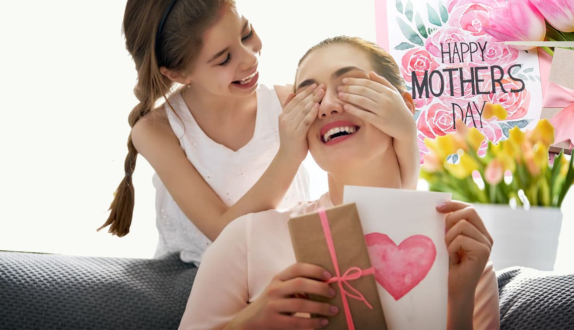 Mother’s Day 2021: इस मदर्स डे अपनी मां को ऐसे करवाएं स्पेशल फील, उन्हें पसंद आ सकते हैं ये खास Gift Items Mother’s Day 2021: इस मदर्स डे अपनी मां को ऐसे करवाएं स्पेशल फील, उन्हें पसंद आ सकते हैं ये खास Gift Items