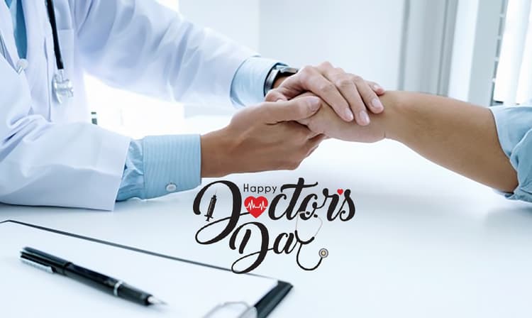 Happy National Doctors Day 2021: क्यों और कब से मनाया जाने लगा डॉक्टर्स डे, जानें इस दिन का महत्व व इस बार का थीम