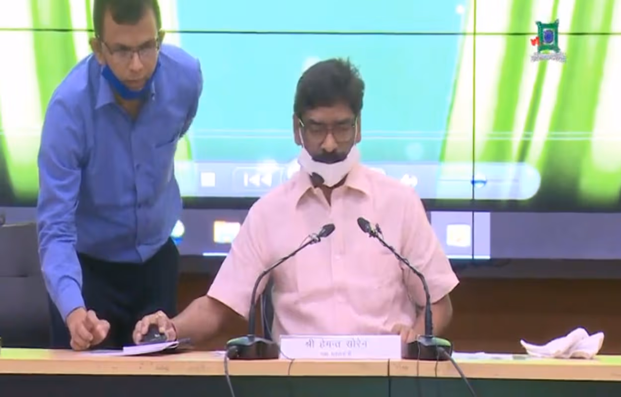 तीन बड़ी योजनाओं का शुभारंभ : मजदूरों को गांव में रोजगार, 5 साल में इनके हाथ में जाएंगे 20 हजार करोड़