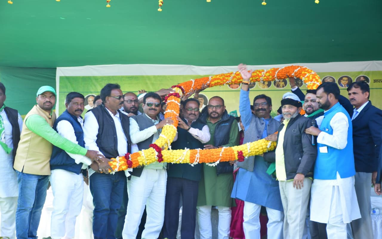 देवघर में खतियानी जोहार यात्रा में विपक्ष पर बरसे CM हेमंत, कहा- झारखंड के खिलाफ रची जा रही बड़ी साजिश