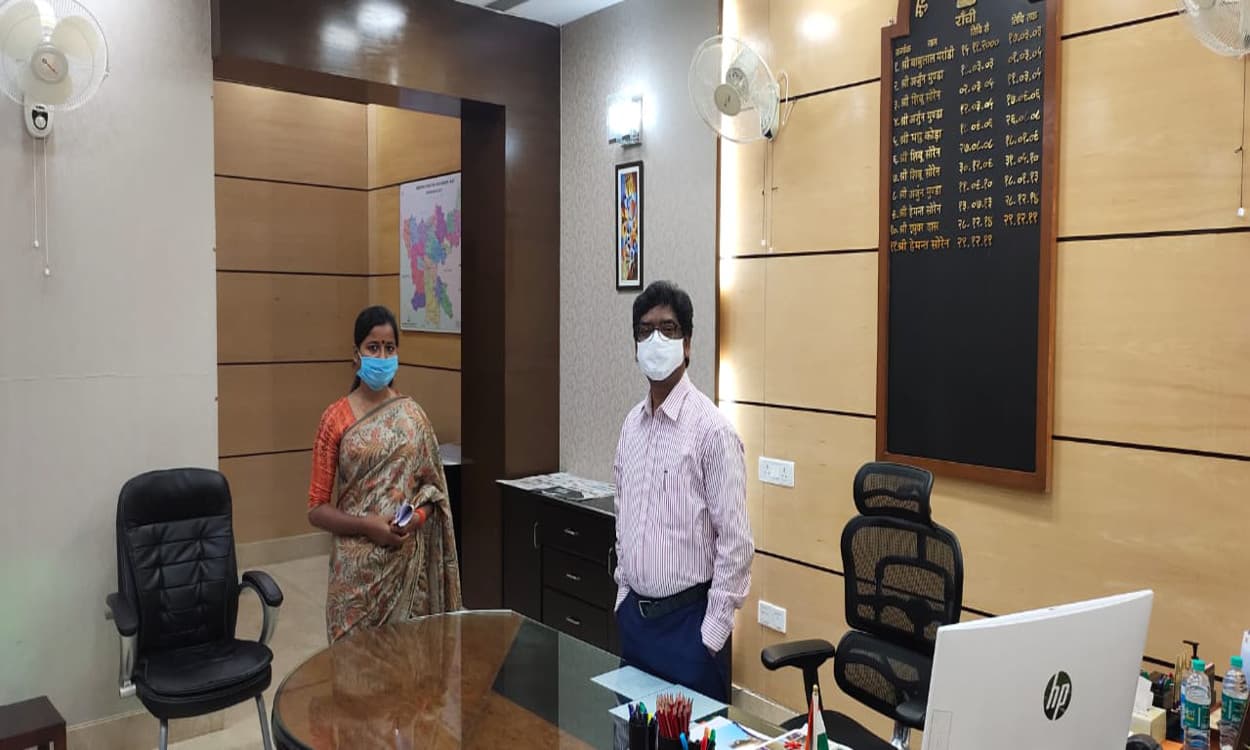 एनटीपीसी या अन्य कंपनियों को झारखंड की जनता के हित में काम करना होगा : हेमंत सोरेन एनटीपीसी या अन्य कंपनियों को झारखंड की जनता के हित में काम करना होगा : हेमंत सोरेन