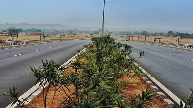 झारखंड के कई जिलों की सड़कें होंगी एकदम चकचक, कैबिनेट ने 450 करोड़ रुपये की हाइवे प्रोजेक्ट को दी मंजूरी