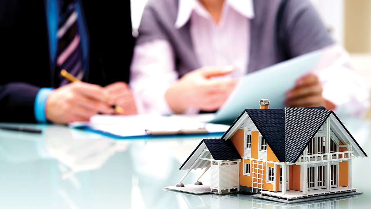 Home Loan के लिए अप्लाई करना है तो Interest Rates, Tenure, EMI समेत इन 7 बातों का जरूर रखें ख्याल Home Loan के लिए अप्लाई करना है तो Interest Rates, Tenure, EMI समेत इन 7 बातों का जरूर रखें ख्याल