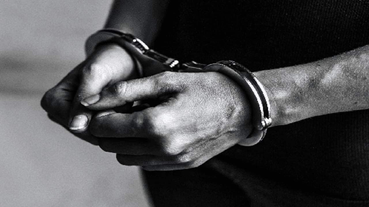 भागलपुर बम ब्लास्ट मामले में पुलिस को मिली बड़ी सफलता, पीएमसीएच से आरोपी गिरफ्तार