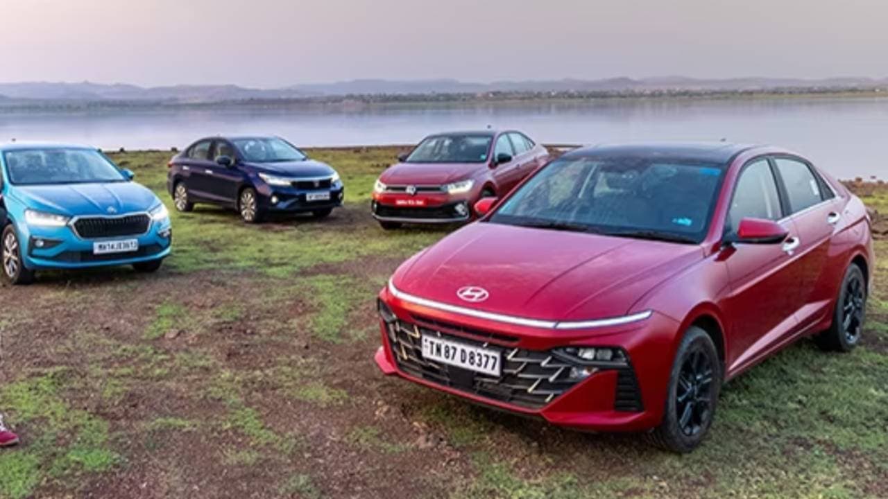 Car Comparison : हुंडई वरना, स्कोडा स्लाविया या फिर फॉक्सवैगन वर्टस, आपके लिए कौन सी है बेस्ट? जानें Car Comparison : हुंडई वरना, स्कोडा स्लाविया या फिर फॉक्सवैगन वर्टस, आपके लिए कौन सी है बेस्ट? जानें