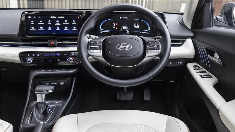 Hyundai Verna पर अब भी मिल रहा तगड़ा डिस्काउंट, 6 एयरबैग और 5-स्टार रेटिंग के साथ सेफ्टी भरपूर