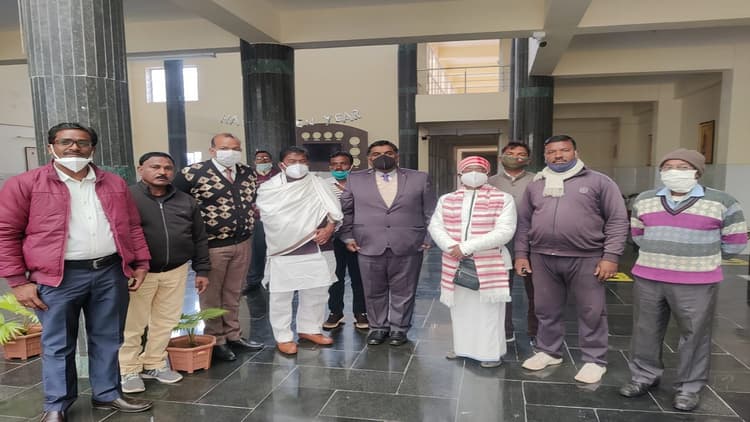 Jharkhand News: रांची के IHM पहुंचे विधायक बंधु तिर्की, ब्रांबे में हेल्थ रिसोर्ट बनाने पर हुआ विमर्श