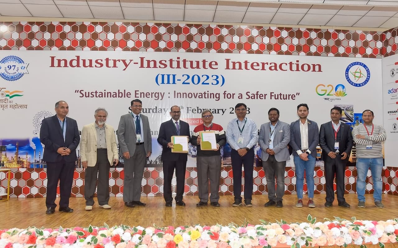 धनबाद के IIT-ISM में स्थापित होगा एक्सीलेंस सेंटर, अदाणी इंटरप्राइजेज का मिला सहयोग
