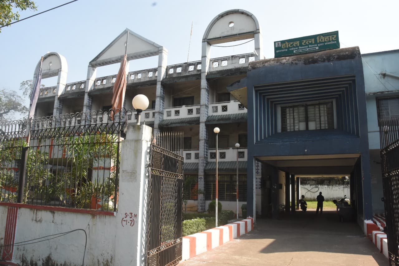 झारखंड के मुख्यमंत्री हेमंत सोरेन का पर्यटन विकास पर जोर, थ्री स्टार होटल में पर्यटकों को मिलेंगी बेहतर सुविधाएं