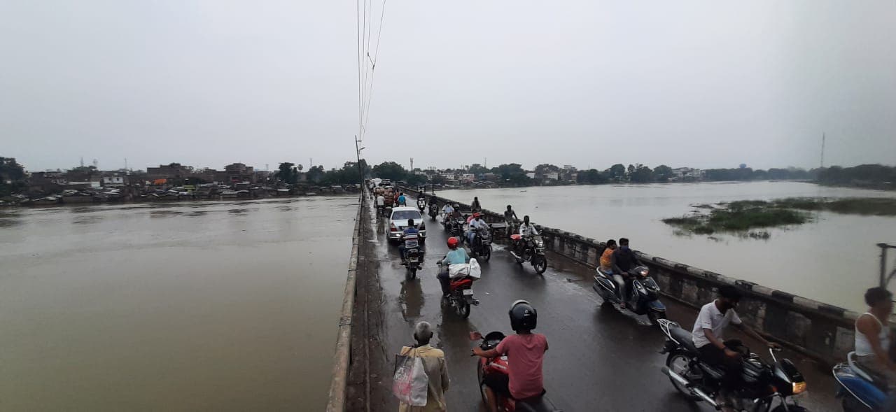 Flood In Bihar: मुजफ्फरपुर में गंडक उफान पर, धौंस नदी का जलस्तर बढ़ा, बिहार के 15 जिलों में बाढ़ का खतरा जारी