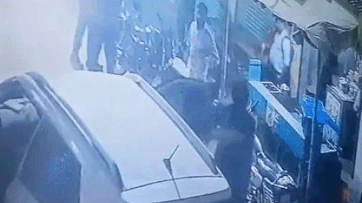 गोरखपुर: दुकानदार ने मांगा चाय और सिगरेट का पैसा, तो मनबढ़ युवक ने निकाल ली पिस्टल, जानें पूरा मामला