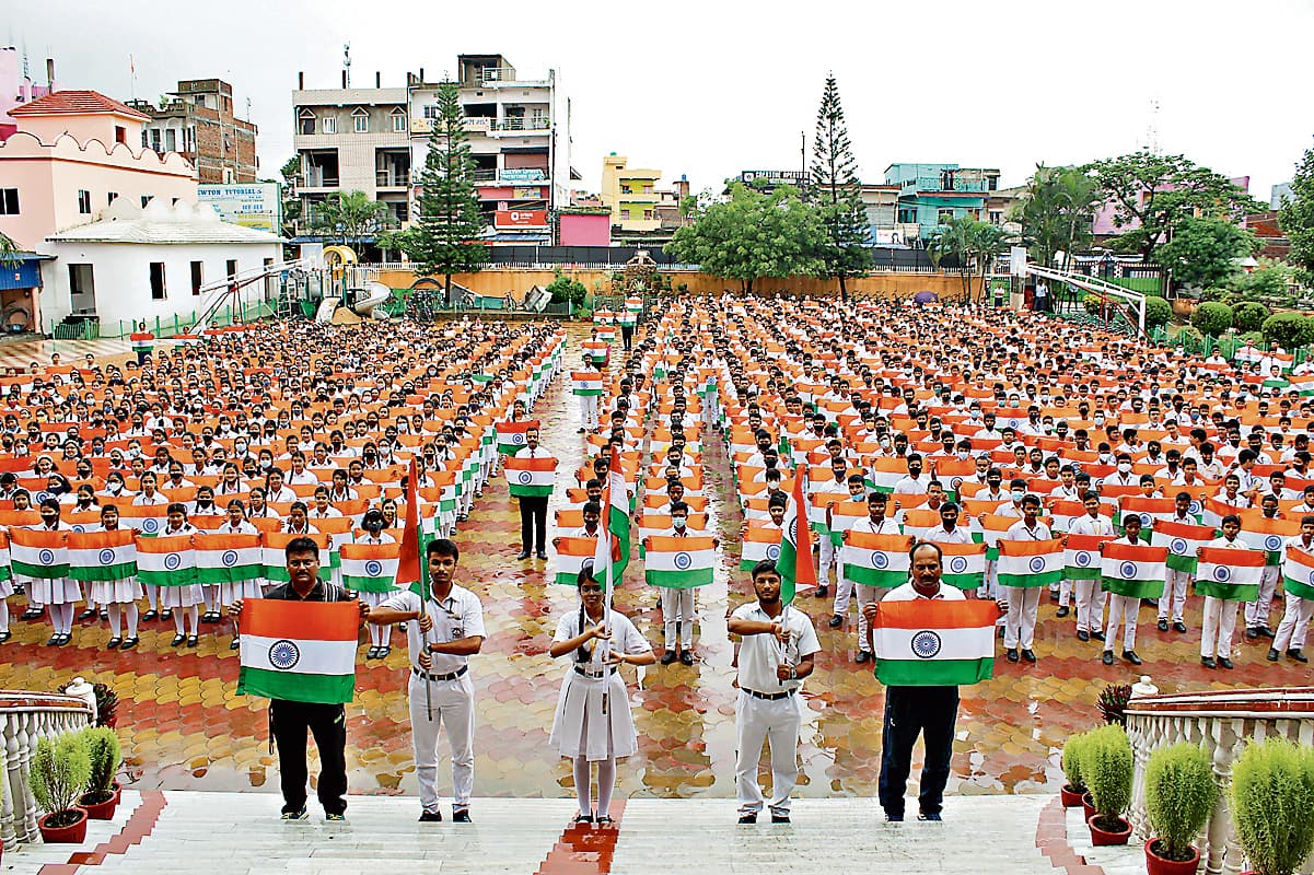 हर घर तिरंगा अभियान: राज्य में अब तक 45 लाख और रांची नगर निगम क्षेत्र में बंटा 68300 तिरंगा