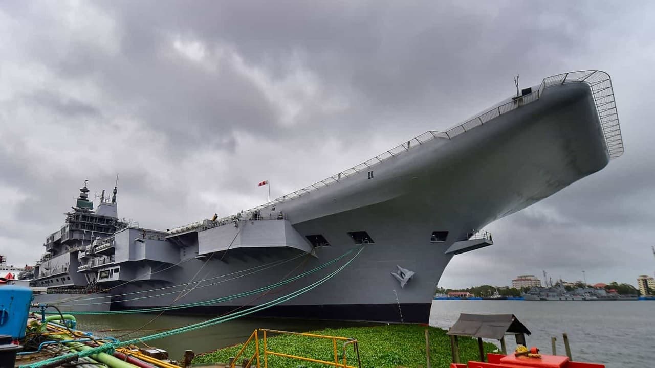 Indian Navy: भारतीय नौसेना में 224 एसएससी अधिकारियों के लिए Indianavy.gov.in पर करें आवेदन, जानें सैलरी