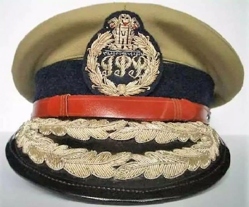 IPS Transfer in UP: рдпреВрдкреА рдореЗрдВ рдЪрд╛рд░ рдЖрдИрдкреАрдПрд╕ рдХреЗ рдЯреНрд░рд╛рдВрд╕рдлрд░, рдПрд╕рдПрди рд╕рд╛рдмрдд рдмрдиреЗ рдбреАрдЬреА рд╕реАрдмреАрд╕реАрдЖрдИрдбреА