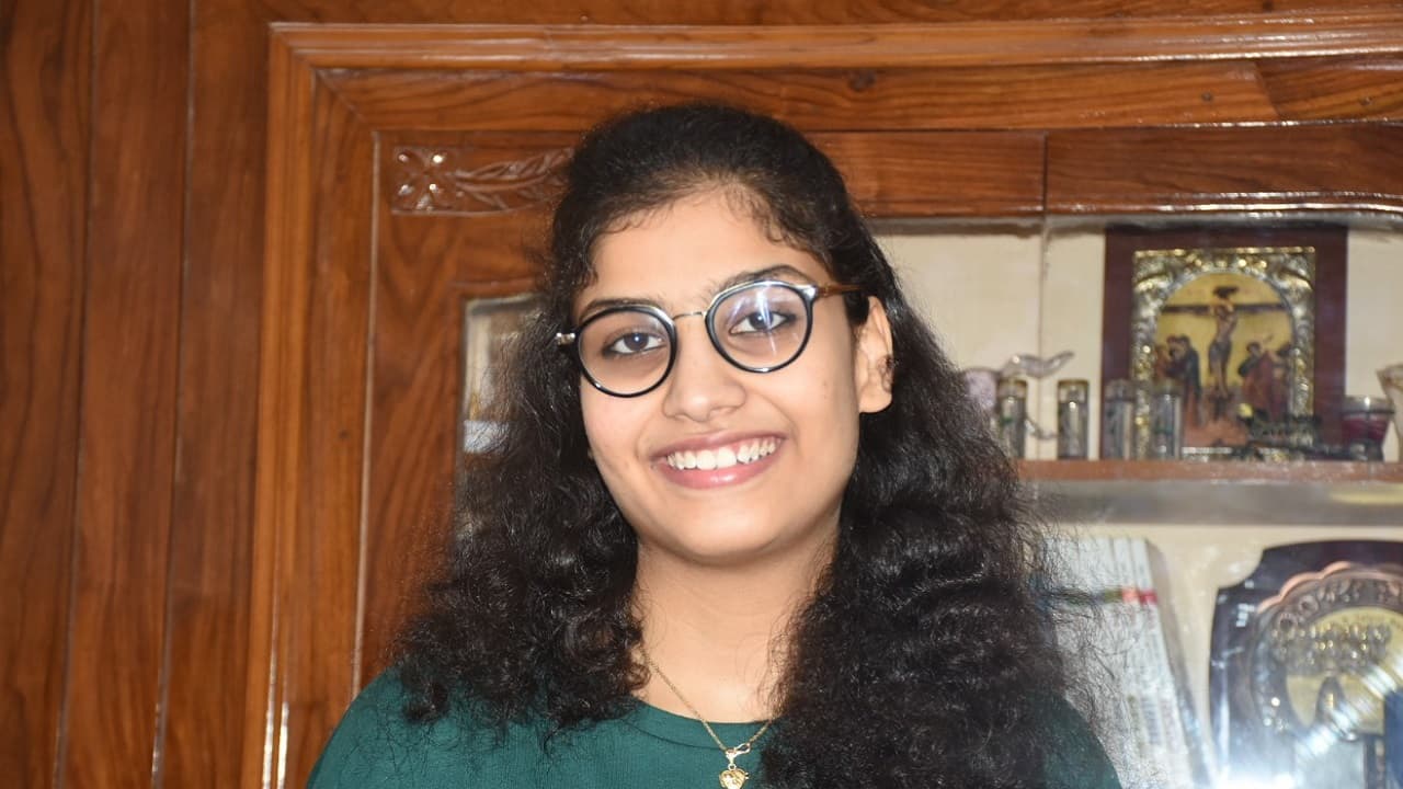 ISC Class 12 Result 2022 : देवघर की खुशी मुंदड़ा कॉमर्स में 99.25 फीसदी अंक के साथ बनीं नेशनल थर्ड टॉपर ISC Class 12 Result 2022 : देवघर की खुशी मुंदड़ा कॉमर्स में 99.25 फीसदी अंक के साथ बनीं नेशनल थर्ड टॉपर