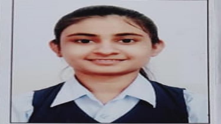 ISC Class 12 Result 2022 : जमशेदपुर के लोयला स्कूल की वंशिका को 99.5% अंक, हिमानी दास को 99 फीसदी अंक