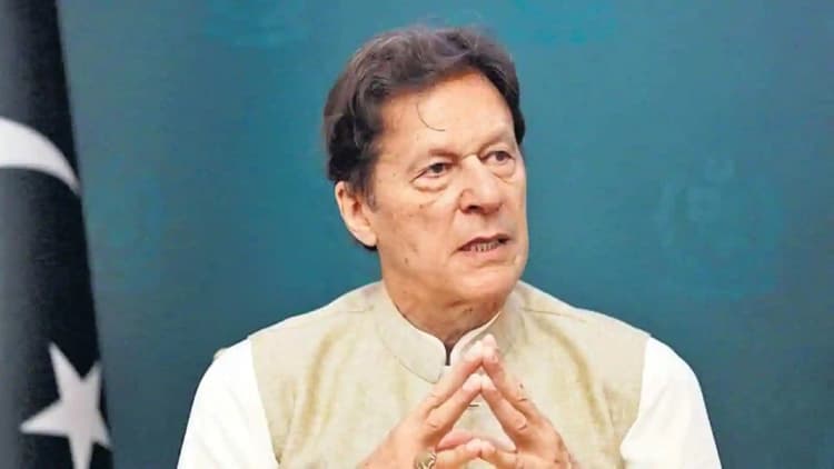 Pakistan: गिरफ्तार हो सकते हैं इमरान खान, भारी संख्या में पुलिस बल पहुंची आवास, समर्थक भी डटे