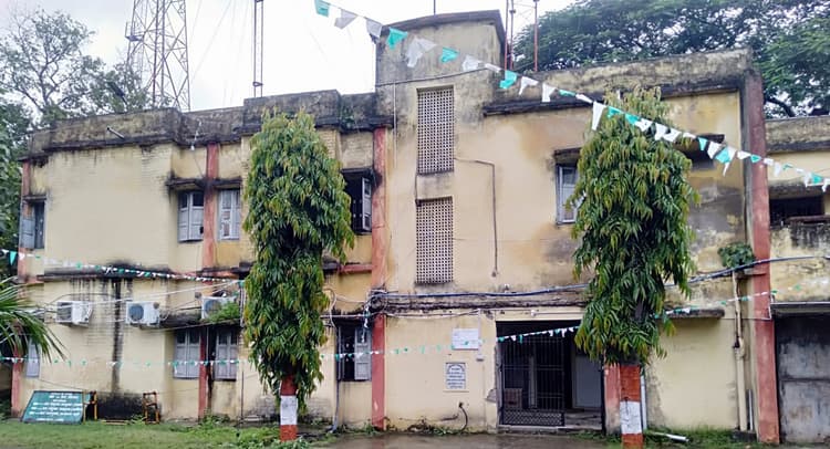 Jharkhand News : 10 करोड़ की लागत से हजारीबाग के स्टेट टैक्स ऑफिस में दिखेगा बदलाव, पुराने भवन की स्थिति जर्जर