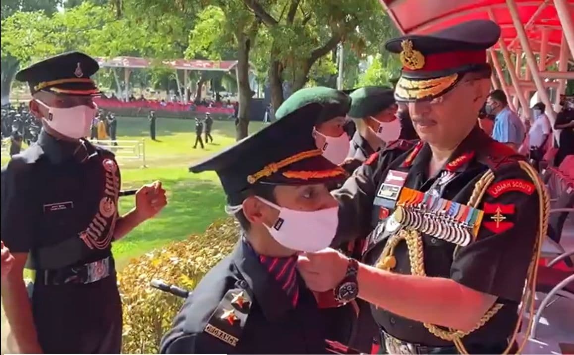 पुलवामा हमले के शहीद मेजर विभूति शंकर की पत्नी बनीं सेना की अधिकारी, अब करेंगी देश की सेवा