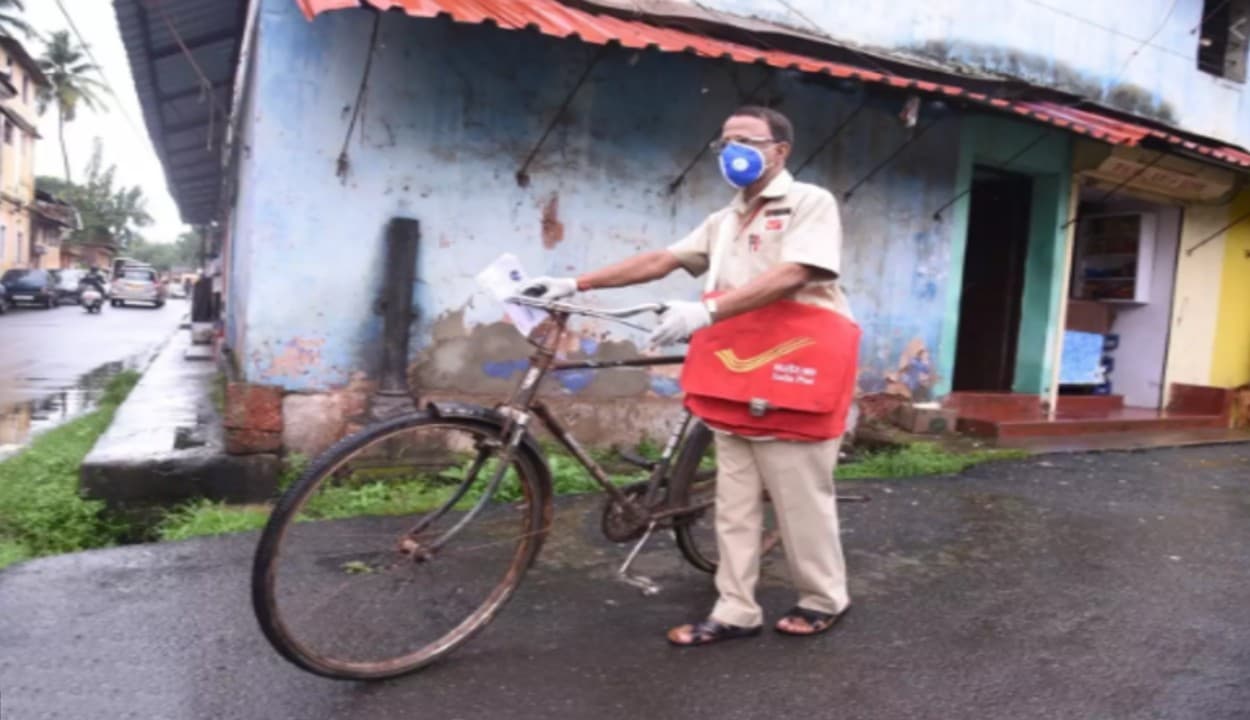 Aadhaar के जरिए अपने दरवाजे तक हासिल कर सकते हैं पैसा, स्टेप बाई स्टेप जानें क्या है पूरी प्रक्रिया