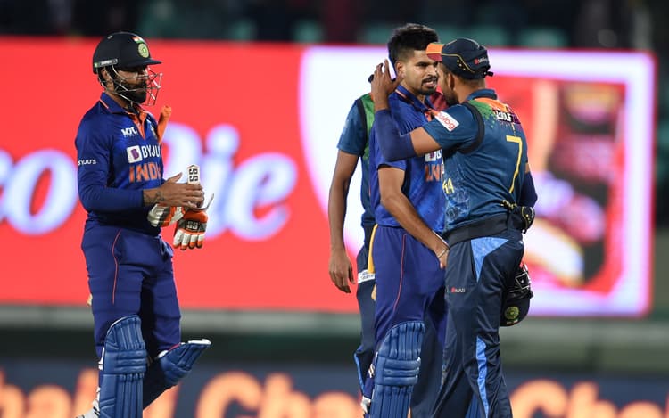 Ind vs SL: श्रेयस अय्यर की फिफ्टी की हैट्रिक, भारत ने श्रीलंका का किया सूपड़ा साफ, 3-0 से सीरीज पर कब्जा