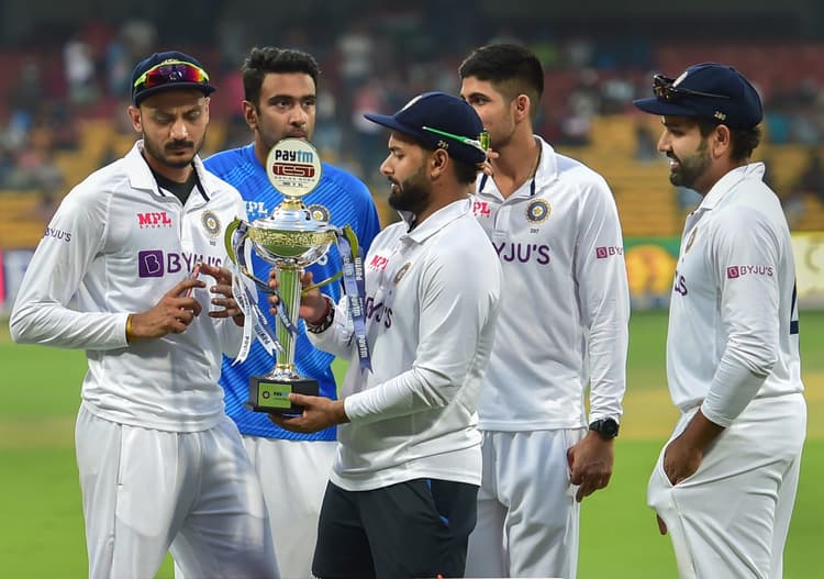 IND vs SL: श्रीलंका पर धमाकेदार जीत के बाद रोहित शर्मा ने की अय्यर की तारीफ, जडेजा को बताया फुल पैकेज