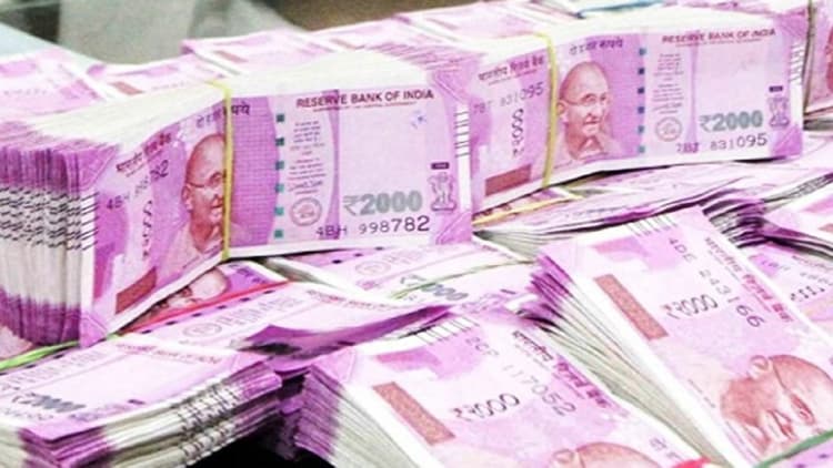 Gujarat Election 2022: चुनाव आयोग का बैंकों को निर्देश, 10 लाख से अधिक के संदिग्ध लेनदेन पर रखें नजर