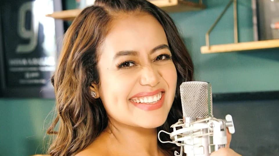 Neha Kakkar ने Instagram पर इन लोगों को किया अनफॉलो, लिखा 'सॉरी... पर ये जरूरी था'