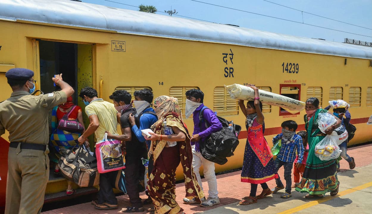 सफर के दौरान अब चादर-तौलिया नहीं देगी IRCTC, यहां देखिए ट्रेनों का टाइम-टेबल