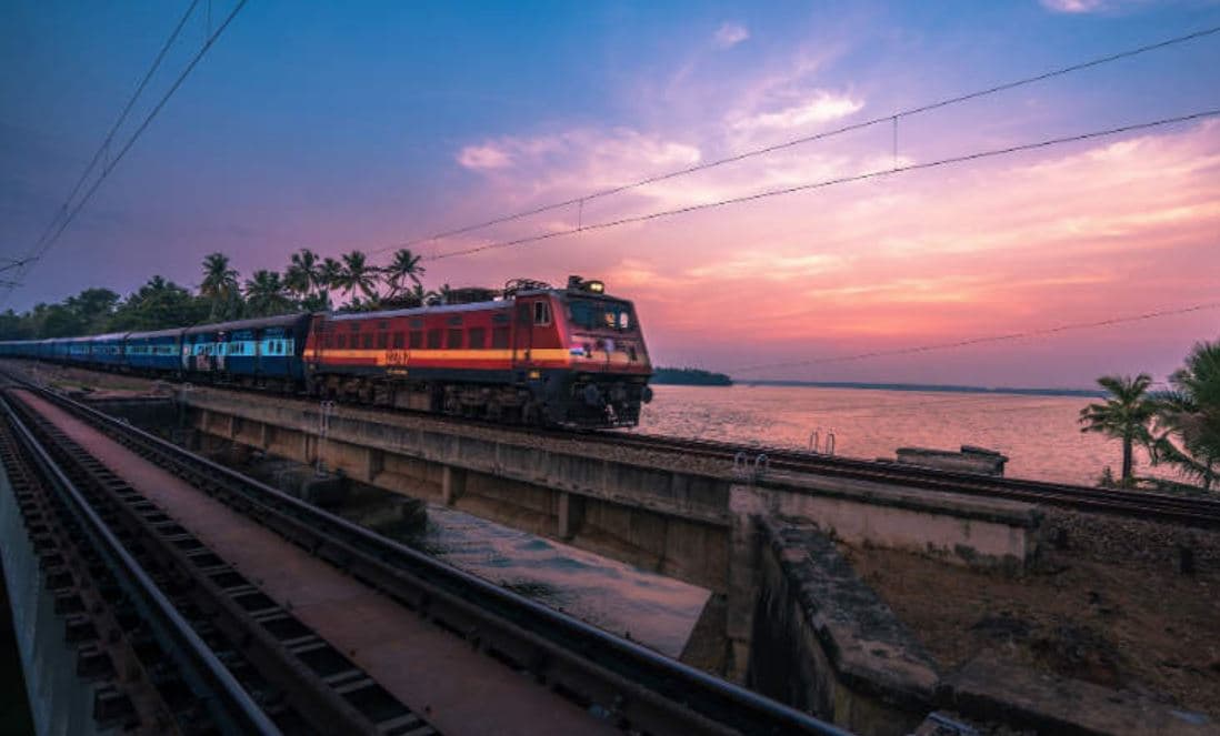 Indian Railways: पूर्वी और उत्तर रेलवे का सुविधाओं में विस्तार, इन रूट्स पर बढ़ी ट्रेन सेवाएं, देखें पूरी सूची Indian Railways: पूर्वी और उत्तर रेलवे का सुविधाओं में विस्तार, इन रूट्स पर बढ़ी ट्रेन सेवाएं, देखें पूरी सूची