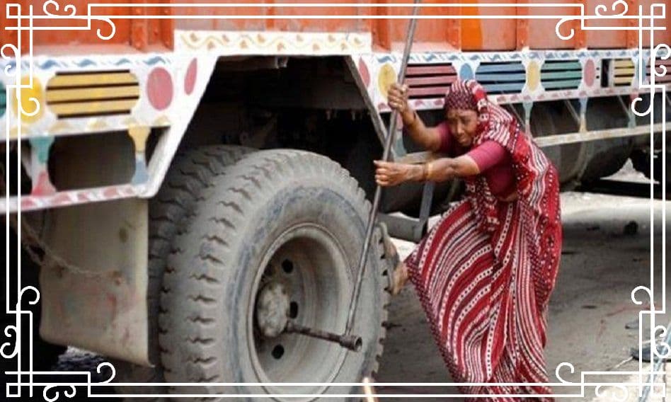 Wonder Woman: मिलिए देश की पहली महिला ट्रक मेकैनिक से, मिनटों में ठीक कर देती हैं भारी भरकम टायर
